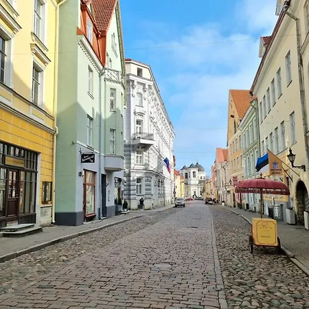 Апартаменти Old Town 74m2 Newly Renovated Lux Furnished