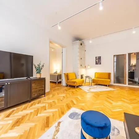 Daire Old Town 74m2 Newly Renovated Lux Furnished Tallinn