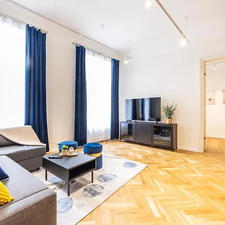 Apartmán Old Town 74m2 Newly Renovated Lux Furnished