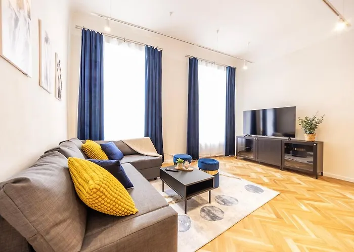 Old Town 74m2 Newly Renovated Lux Furnished Appartement